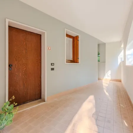 Monolocale Panorama By Interhome